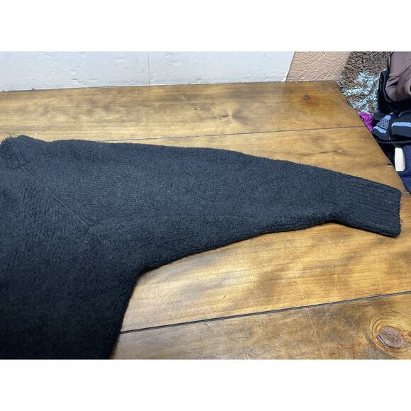 Victoria's Secret Super Fuzzy Soft Pullover Sweater Womens Size Large Black - Picture 5 of 9